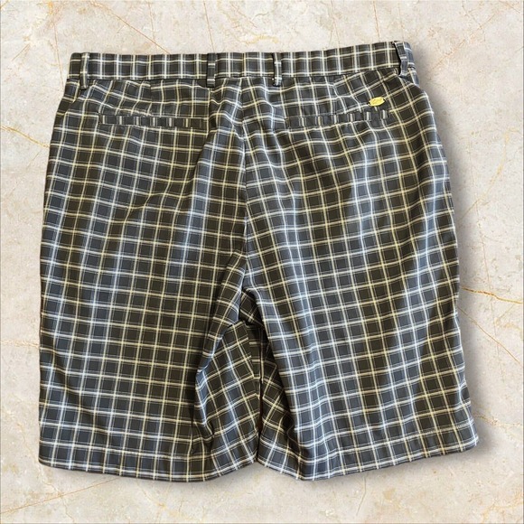 Greg Norman Men's Golf Shorts 36 Chino Gray Blue Plaid Stretch Poly Spandex EUC - Picture 4 of 8